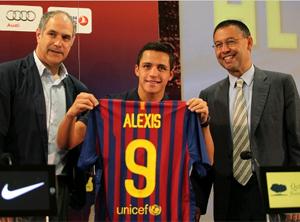  � Alexis Sánchez ha estat presentat aquest migdia en roda de premsa (Foto: Miguel Ruiz · FCB)